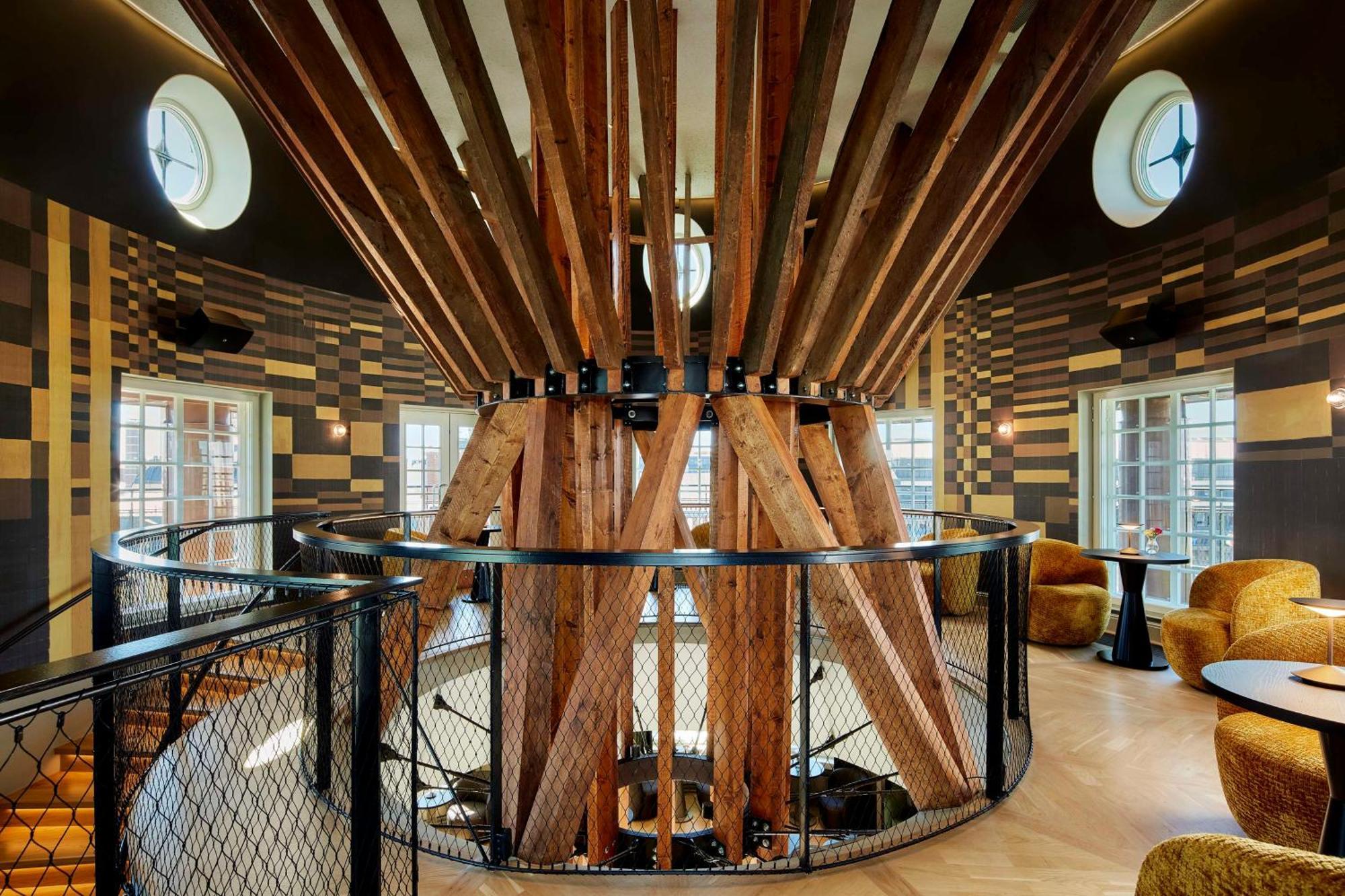 Nh Collection Helsinki Grand Hansa Luaran gambar The interior of the Starbucks Reserve Roastery in Seattle